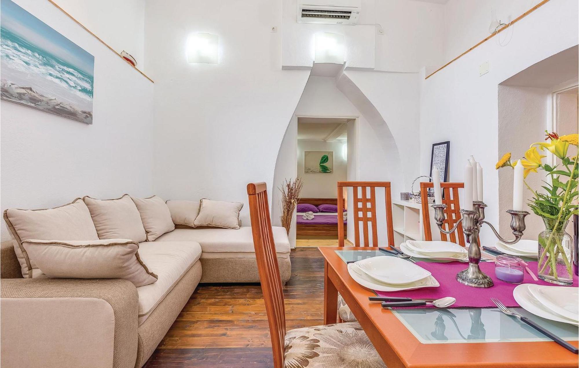Nice Home In Grmani With Kitchen Šmrika Extérieur photo